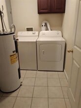 606 W College St in Carbondale, IL - Building Photo - Building Photo