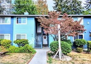 921 130th St SW in Everett, WA - Building Photo