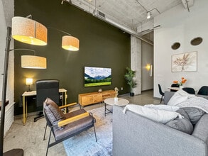 555 Evergreen St in Dallas, TX - Building Photo - Building Photo