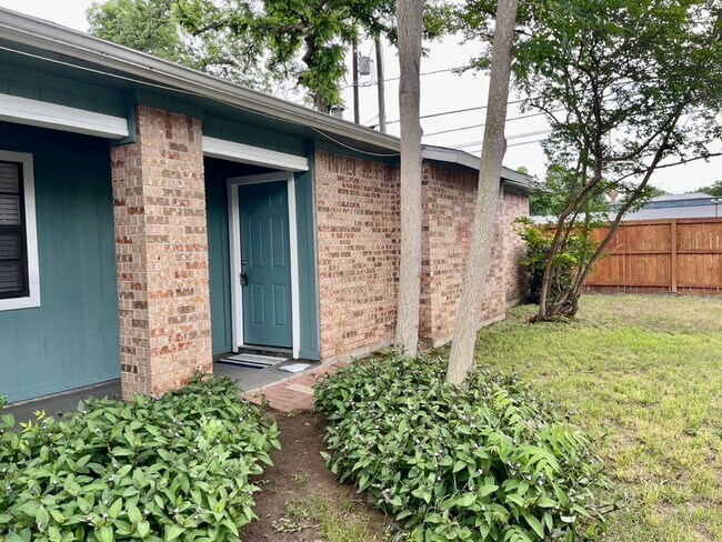 115 Waller St-Unit -B in Austin, TX - Building Photo - Building Photo