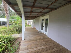 55646 Carl St, Unit D19 in Astor, FL - Foto de edificio - Building Photo