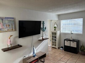 441 NE 5th Ct in Miami, FL - Building Photo