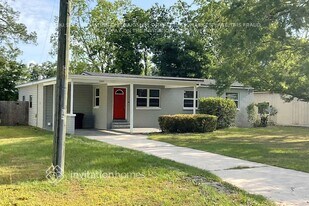 6585 Larne Ave in Jacksonville, FL - Building Photo