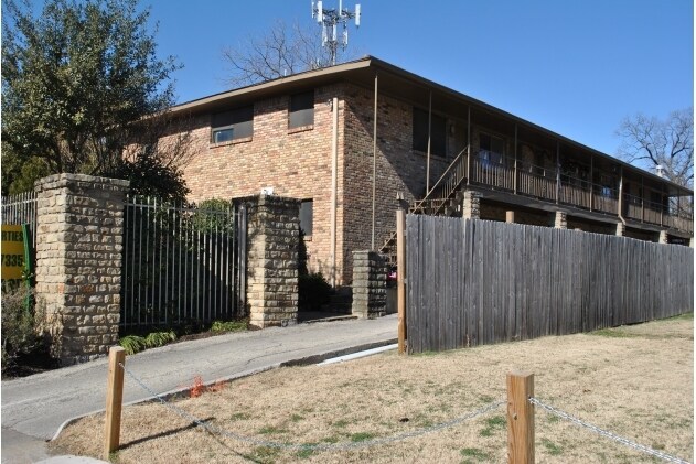 5217 Bryan St in Dallas, TX - Foto de edificio