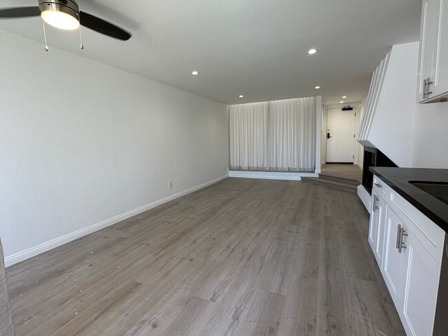 Croft Apartments in West Hollywood, CA - Foto de edificio - Building Photo