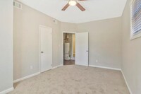 2871 Knollview Dr photo'