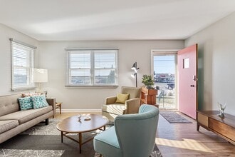 7510 Cass St in Omaha, NE - Building Photo - Building Photo