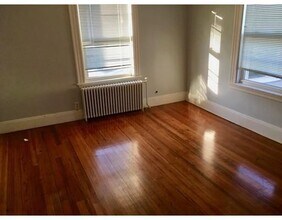 129 Durnell Ave in Boston, MA - Building Photo - Building Photo