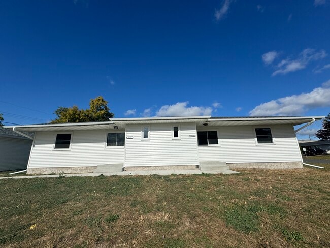 2512 Henry Ave