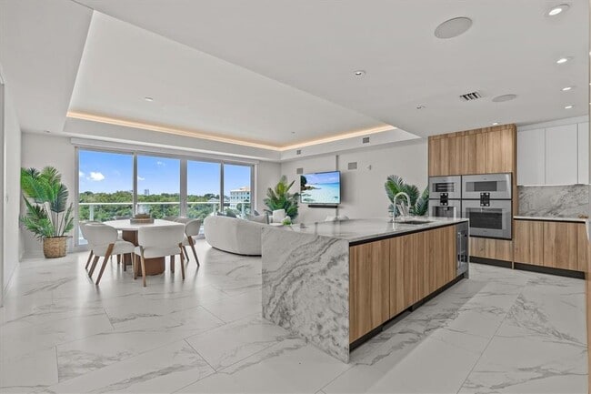 property at 1020 Sunset Point Rd