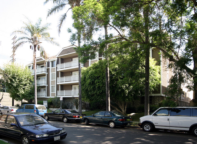 1810 Malcolm Ave in Los Angeles, CA - Foto de edificio - Building Photo