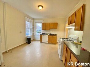 736 Washington St in Brookline, MA - Building Photo - Building Photo