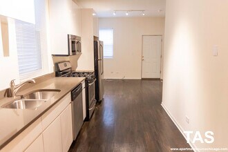 2438 N Ashland Ave in Chicago, IL - Building Photo - Building Photo