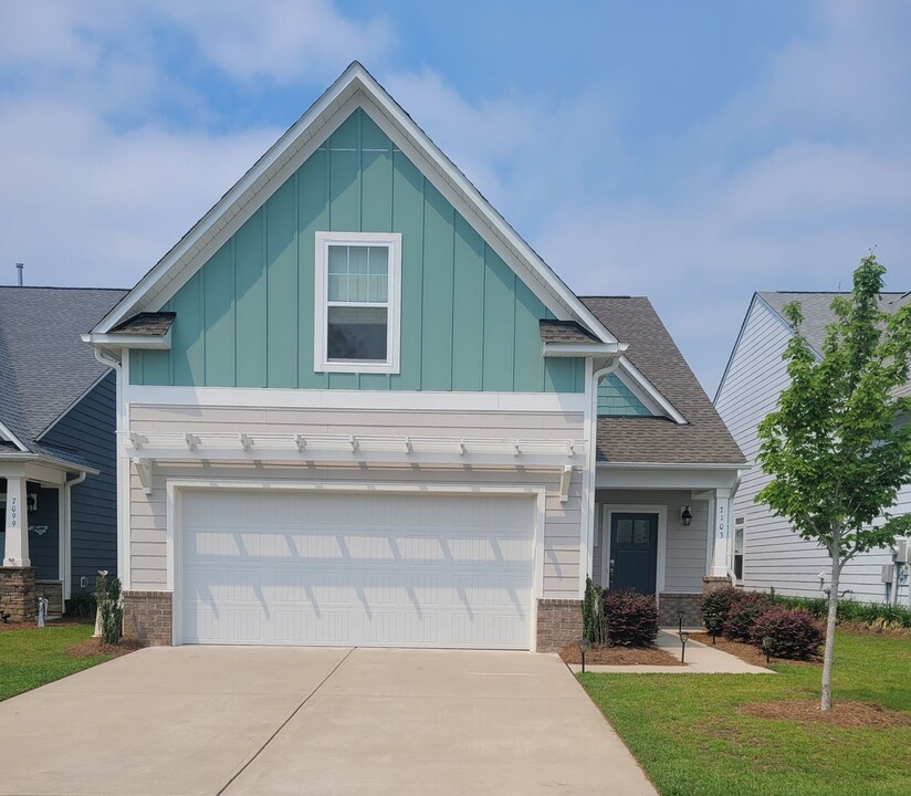7103 Muskerry Way in Leland, NC - Building Photo