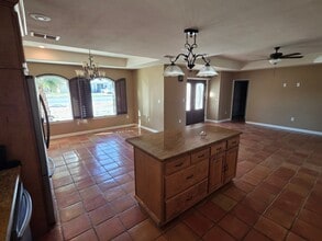 203 W Cantu Rd in Del Rio, TX - Building Photo - Building Photo