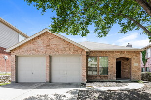 2404 Becard Dr in Mesquite, TX - Building Photo