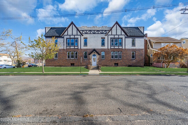 922 4th Ave in Asbury Park, NJ - Building Photo - Building Photo