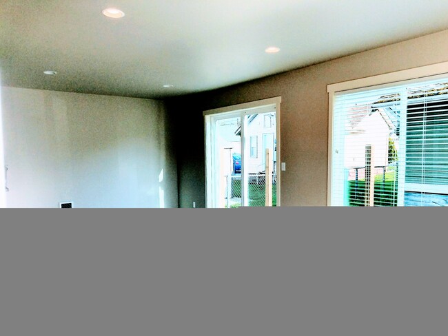 104 N Anacortes St, Unit 108NAnacortesSt in Burlington, WA - Building Photo - Building Photo