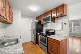 5 Thoreau Ct, Unit 21 in Natick, MA - Building Photo - Building Photo