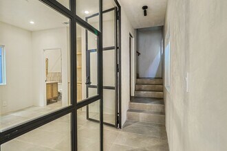 819 N Orange Grove Blvd in Burbank, CA - Building Photo - Building Photo