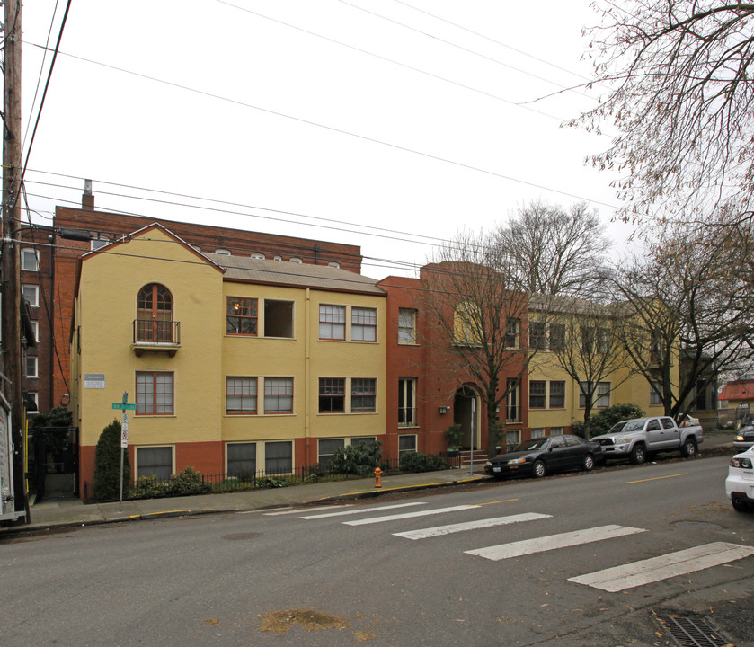 The Glenden in Portland, OR - Building Photo