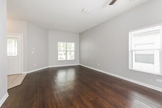 1249 Kellogg Dr in Tavares, FL - Building Photo - Building Photo
