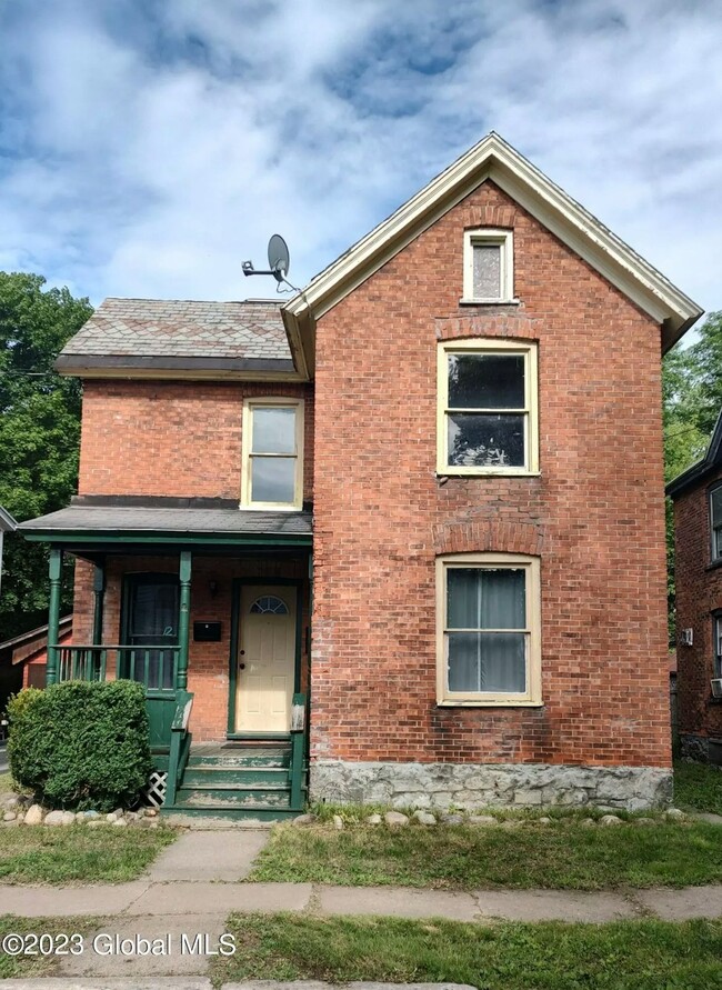 12 West St in St Johnsville, NY - Foto de edificio - Building Photo