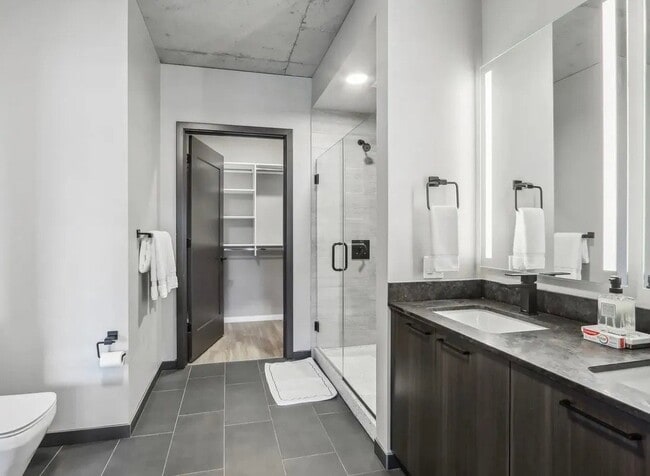 900 W Washington Blvd in Chicago, IL - Foto de edificio - Building Photo