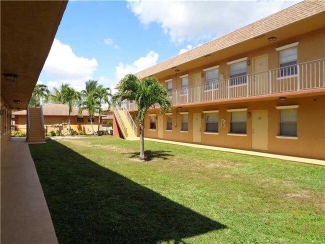 95 NE 41st St in Oakland Park, FL - Building Photo - Building Photo