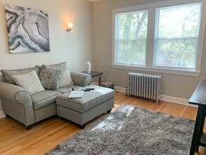 1921 Grove Ave in Berwyn, IL - Building Photo - Building Photo