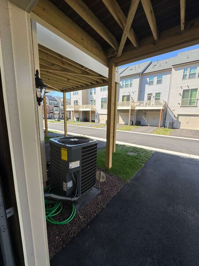 8052 Big Roundtop Rd in Severn, MD - Building Photo - Building Photo