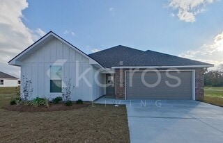 1514 Cannes Ave in Zachary, LA - Building Photo