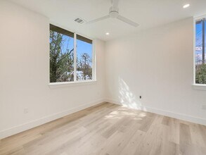7004 Bennett Ave-Unit -Unit 2 in Austin, TX - Building Photo - Building Photo