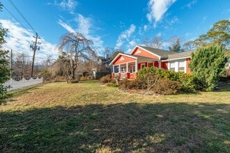 829 Montreat Rd in Black Mountain, NC - Building Photo - Building Photo
