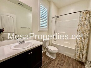 15595 Sesame Seed Ave in Fontana, CA - Building Photo - Building Photo