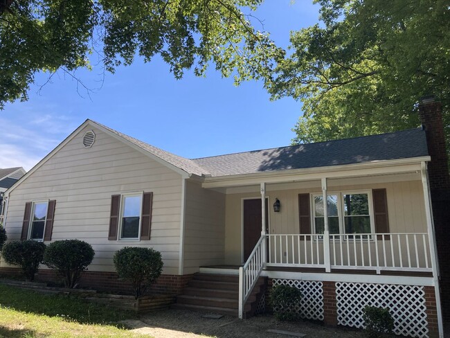 property at 9523 Ladue Rd