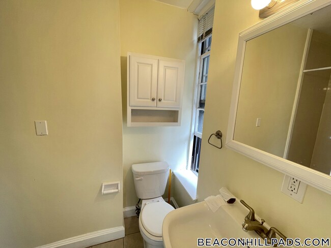 24 Joy St in Boston, MA - Building Photo - Building Photo