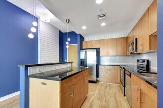 300 S Australian Ave in West Palm Beach, FL - Building Photo - Building Photo