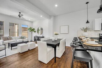 5806 Bryan Pkwy in Dallas, TX - Building Photo - Building Photo