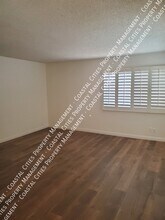 371 Newport Ave in Long Beach, CA - Building Photo - Building Photo