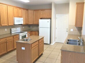 9221 Lost Mill Dr in Land O Lakes, FL - Building Photo - Building Photo