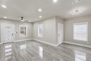 1914 Leath St in Dallas, TX - Building Photo