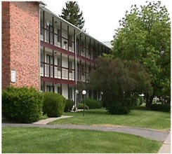 Union Park Apartments in Cheney, WA - Foto de edificio - Building Photo