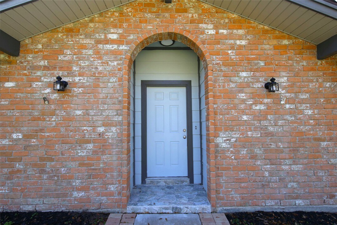 16307 Morningshade Dr in Houston, TX - Building Photo
