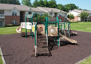 Park at Eagle Creek in Indianapolis, IN - Foto de edificio - Building Photo