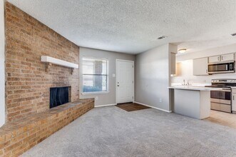 2438 W Northgate Dr in Irving, TX - Building Photo - Building Photo