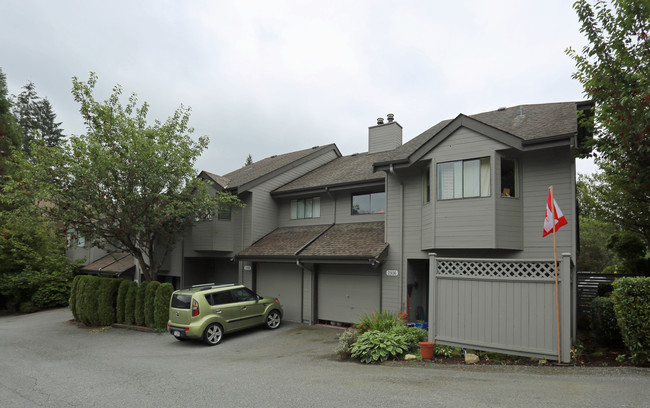 2106-2112 Panorama Dr in North Vancouver, BC - Building Photo - Primary Photo