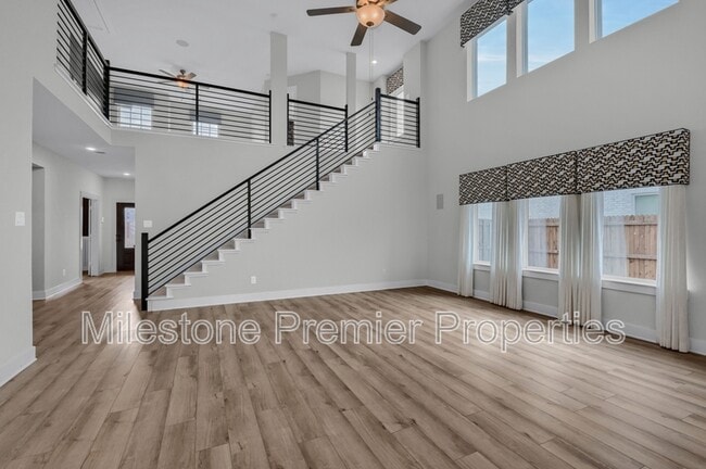 property at 1902 Aleia Cv