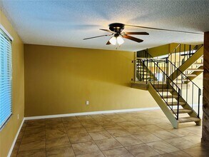 2915 Pine Cone Cir in Clearwater, FL - Building Photo - Building Photo