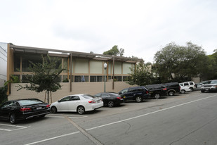 833 Moraga Dr Apartments